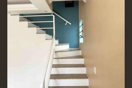 Sala de casa de condomínio à venda com 2 quartos, 65m² em Sítio das Paineiras/california, Barueri