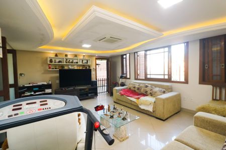 Casa para alugar com 233m², 4 quartos e 4 vagasSala