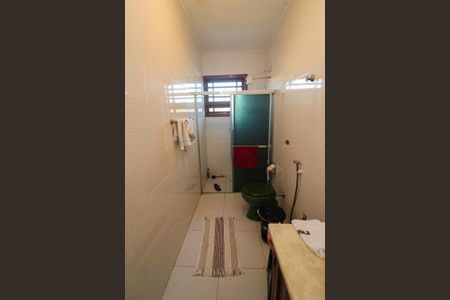 Casa para alugar com 233m², 4 quartos e 4 vagasBanheiro 1