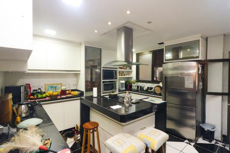 Casa para alugar com 233m², 4 quartos e 4 vagasCozinha