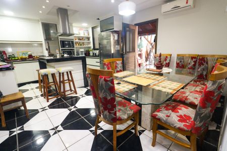 Sala de Jantar de casa à venda com 4 quartos, 233m² em Cristal, Porto Alegre
