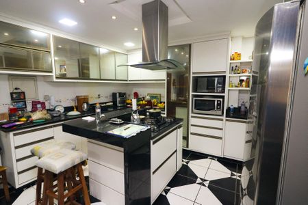 Casa para alugar com 233m², 4 quartos e 4 vagasCozinha