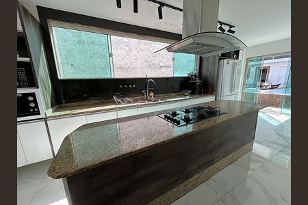 Casa à venda com 317m², 4 quartos e 3 vagasCozinha