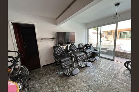 Casa à venda com 317m², 4 quartos e 3 vagasSala  anexa