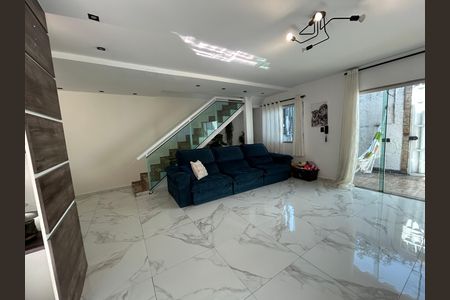 Casa à venda com 317m², 4 quartos e 3 vagasSala