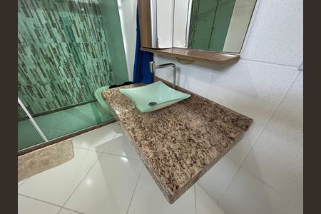Casa à venda com 317m², 4 quartos e 3 vagasBanheiro da suíte