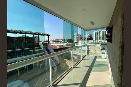 Casa à venda com 317m², 4 quartos e 3 vagasVaranda da suíte