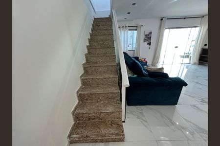 Escada de casa à venda com 4 quartos, 317m² em Del Castilho, Rio de Janeiro