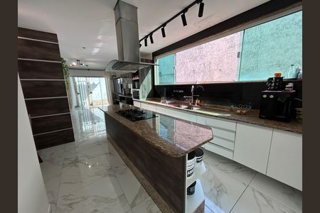 Casa à venda com 317m², 4 quartos e 3 vagasCozinha
