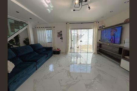 Casa à venda com 317m², 4 quartos e 3 vagasSala