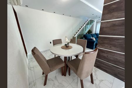 Casa à venda com 317m², 4 quartos e 3 vagasSala
