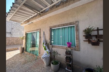 Casa à venda com 317m², 4 quartos e 3 vagasFachada