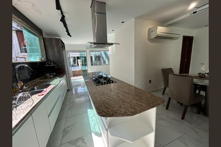 Casa à venda com 317m², 4 quartos e 3 vagasCozinha
