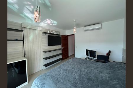 Casa à venda com 317m², 4 quartos e 3 vagasQuarto 3 Suíte