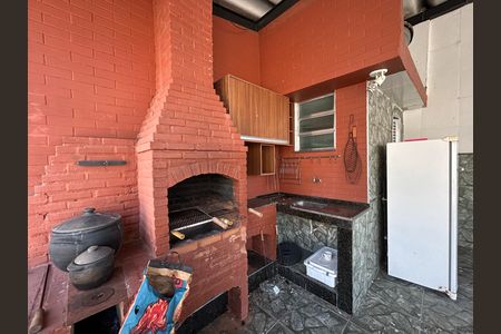 Casa à venda com 317m², 4 quartos e 3 vagasChurrasqueira