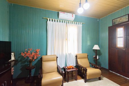 Sala de casa à venda com 2 quartos, 484m² em Niterói, Canoas