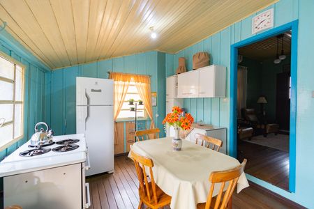 Cozinha de casa à venda com 2 quartos, 484m² em Niterói, Canoas