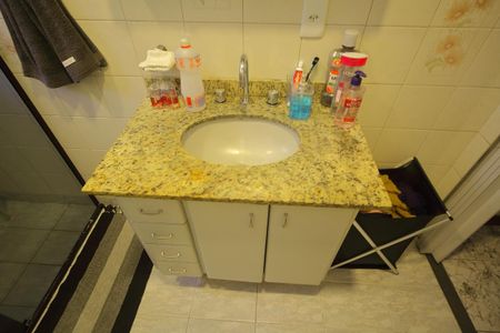 Casa à venda com 181m², 2 quartos e 2 vagasBanheiro 