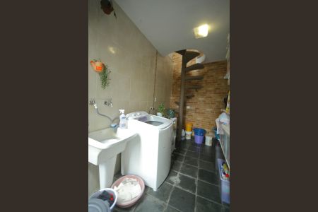 Casa à venda com 181m², 2 quartos e 2 vagasÁrea de serviço 