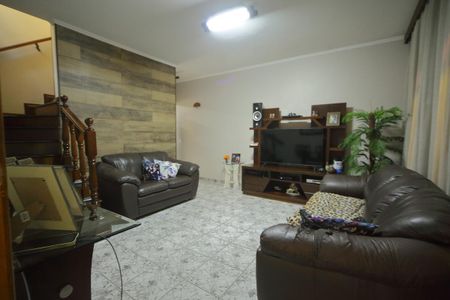 Casa à venda com 181m², 2 quartos e 2 vagasSala