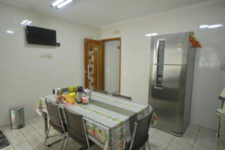 Casa à venda com 181m², 2 quartos e 2 vagasCozinha