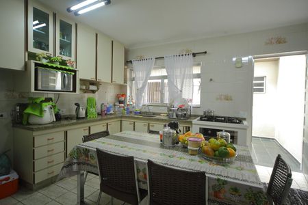 Casa à venda com 181m², 2 quartos e 2 vagasCozinha