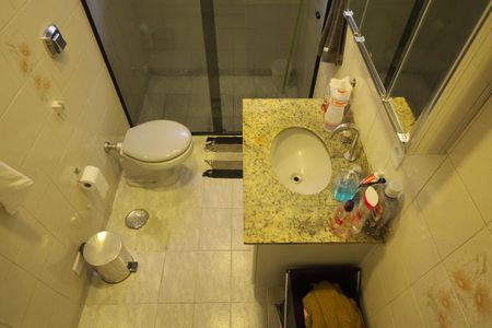 Casa à venda com 181m², 2 quartos e 2 vagasBanheiro 