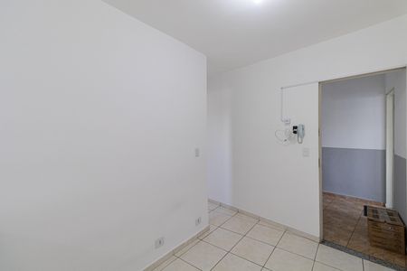Sala/Cozinha/Área de Serviço de apartamento para alugar com 1 quarto, 30m² em Cangaiba, São Paulo