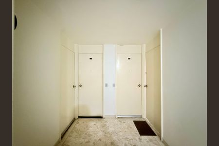 Apartamento para alugar com 93m², 3 quartos e 1 vaga Apartamento para alugar com 93m², 3 quartos e 1 vagaHall Apartamento