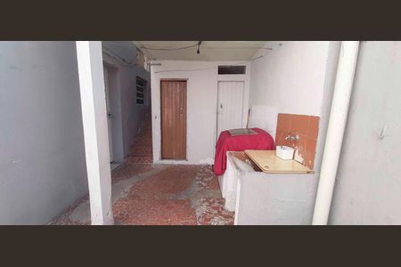 Casa para alugar com 300m², 2 quartos e sem vaga
