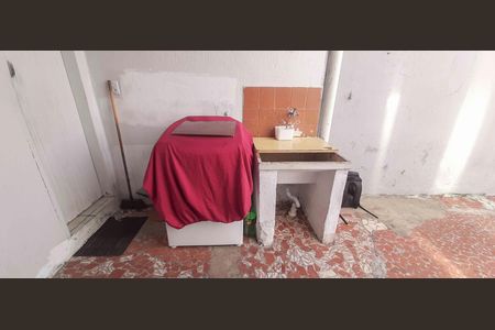 Casa para alugar com 300m², 2 quartos e sem vaga