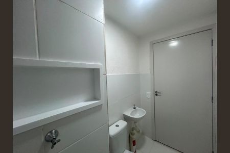 Apartamento para alugar com 41m², 2 quartos e sem vaga Apartamento para alugar com 41m², 2 quartos e sem vagaBanheiro