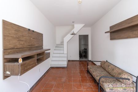 Sala de casa de condomínio à venda com 2 quartos, 87m² em Planalto, Belo Horizonte