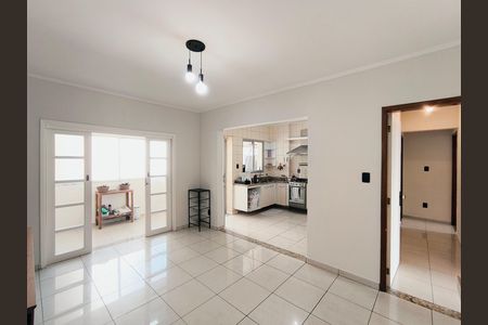 Apartamento para alugar com 184m², 3 quartos e 1 vaga Apartamento para alugar com 184m², 3 quartos e 1 vagaSala de Jantar
