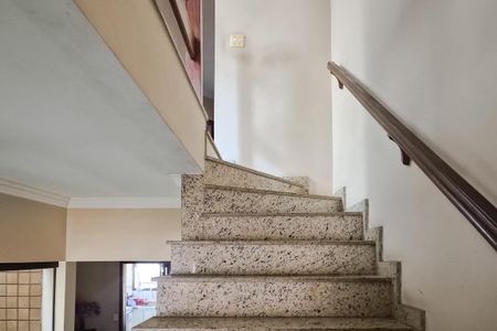 Casa à venda com 250m², 3 quartos e 4 vagas Casa à venda com 250m², 3 quartos e 4 vagascorredor