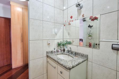 Casa à venda com 250m², 3 quartos e 4 vagas Casa à venda com 250m², 3 quartos e 4 vagasBanheiro da Suíte