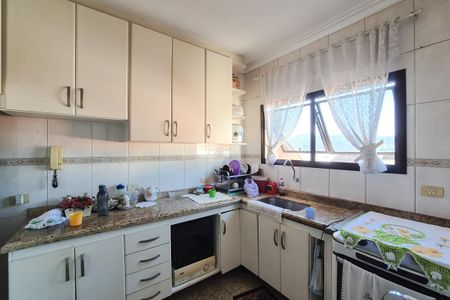 Casa à venda com 250m², 3 quartos e 4 vagas Casa à venda com 250m², 3 quartos e 4 vagasCozinha