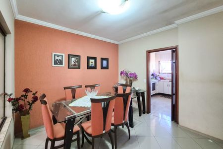 Casa à venda com 250m², 3 quartos e 4 vagas Casa à venda com 250m², 3 quartos e 4 vagasSala de Jantar