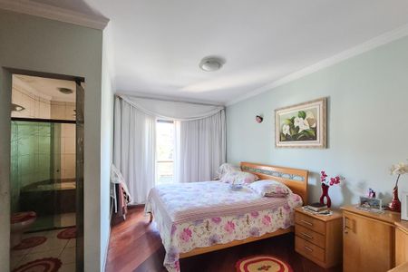 Casa à venda com 250m², 3 quartos e 4 vagas Casa à venda com 250m², 3 quartos e 4 vagasSuíte