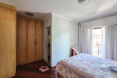 Casa à venda com 250m², 3 quartos e 4 vagas Casa à venda com 250m², 3 quartos e 4 vagasSuíte