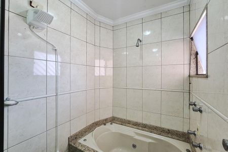 Casa à venda com 250m², 3 quartos e 4 vagas Casa à venda com 250m², 3 quartos e 4 vagasBanheiro da Suíte