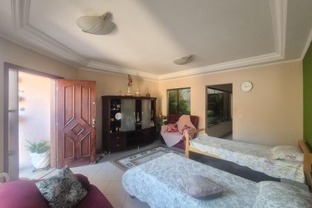 Casa à venda com 250m², 3 quartos e 4 vagas Casa à venda com 250m², 3 quartos e 4 vagasSala