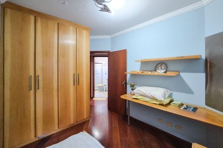 Casa à venda com 250m², 3 quartos e 4 vagas Casa à venda com 250m², 3 quartos e 4 vagasQuarto 1