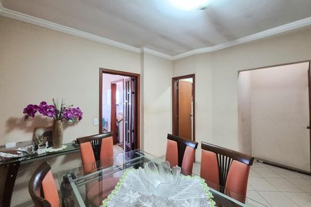Casa à venda com 250m², 3 quartos e 4 vagas Casa à venda com 250m², 3 quartos e 4 vagasSala de Jantar