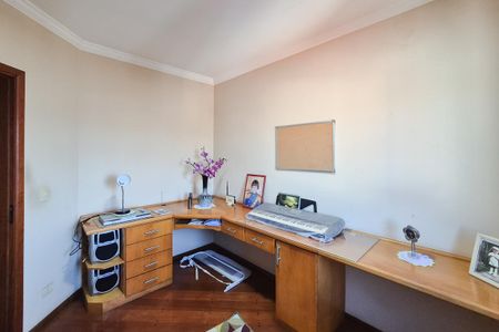 Casa à venda com 250m², 3 quartos e 4 vagas Casa à venda com 250m², 3 quartos e 4 vagasQuarto 2
