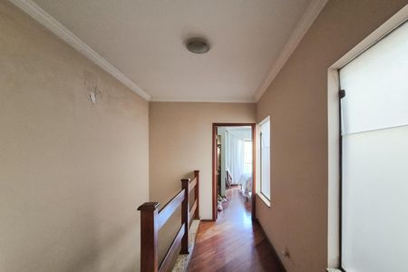 Casa à venda com 250m², 3 quartos e 4 vagas Casa à venda com 250m², 3 quartos e 4 vagascorredor