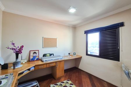 Casa à venda com 250m², 3 quartos e 4 vagas Casa à venda com 250m², 3 quartos e 4 vagasQuarto 2