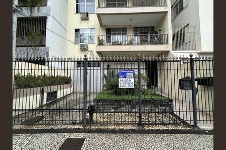 Apartamento à venda com 104m², 3 quartos e 1 vagaFachada + placa