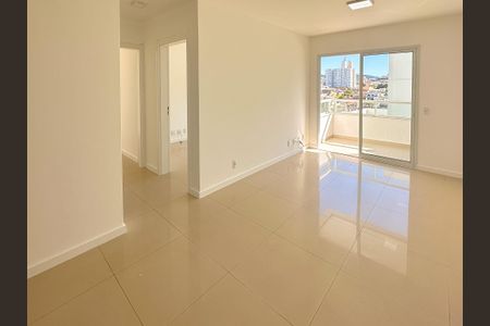 Apartamento para alugar com 68m², 2 quartos e 1 vagaSala 