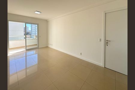 Apartamento para alugar com 68m², 2 quartos e 1 vagaSala 
